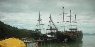 Un inolvidable paseo en Barco Pirata (Escuna) Gancho Martin Banner